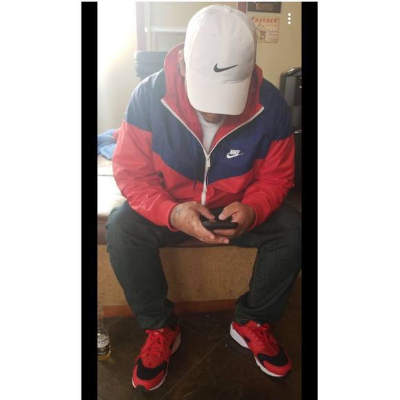 Poshmark profile picture for @louisville